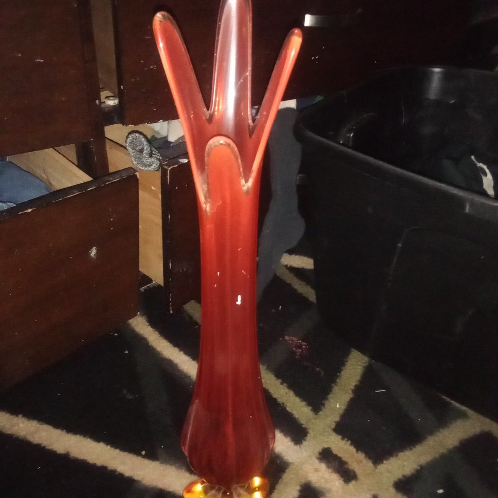 Viking 21" 4 Finger Persimmon Amberina Swung vase